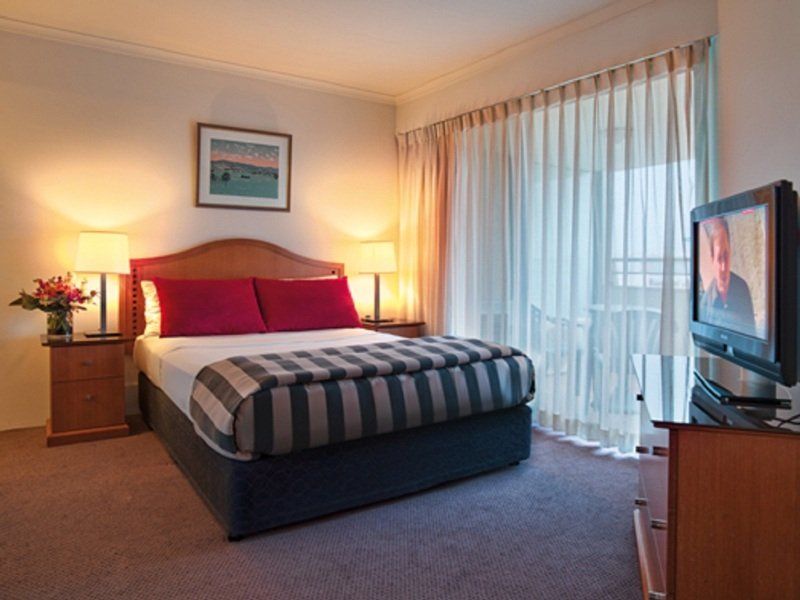 Aparthotel Adina Serviced Court