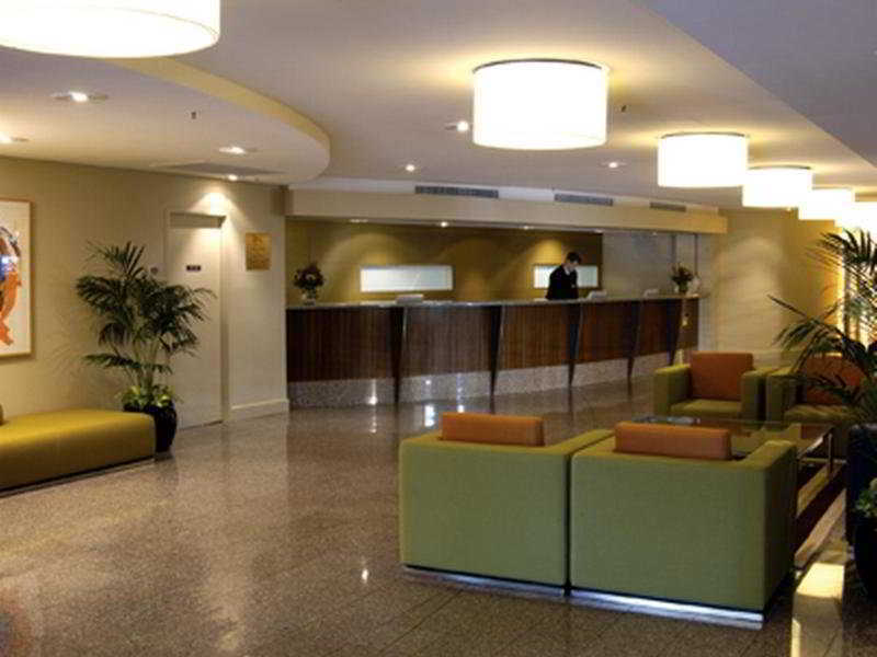 Adina Serviced Court Aparthotel Canberra
