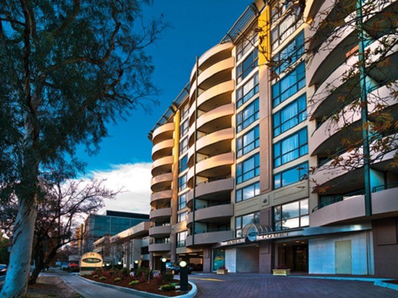 Adina Serviced Court Canberra