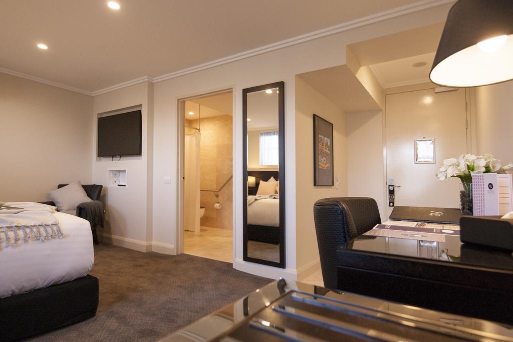 Rex 4* Canberra