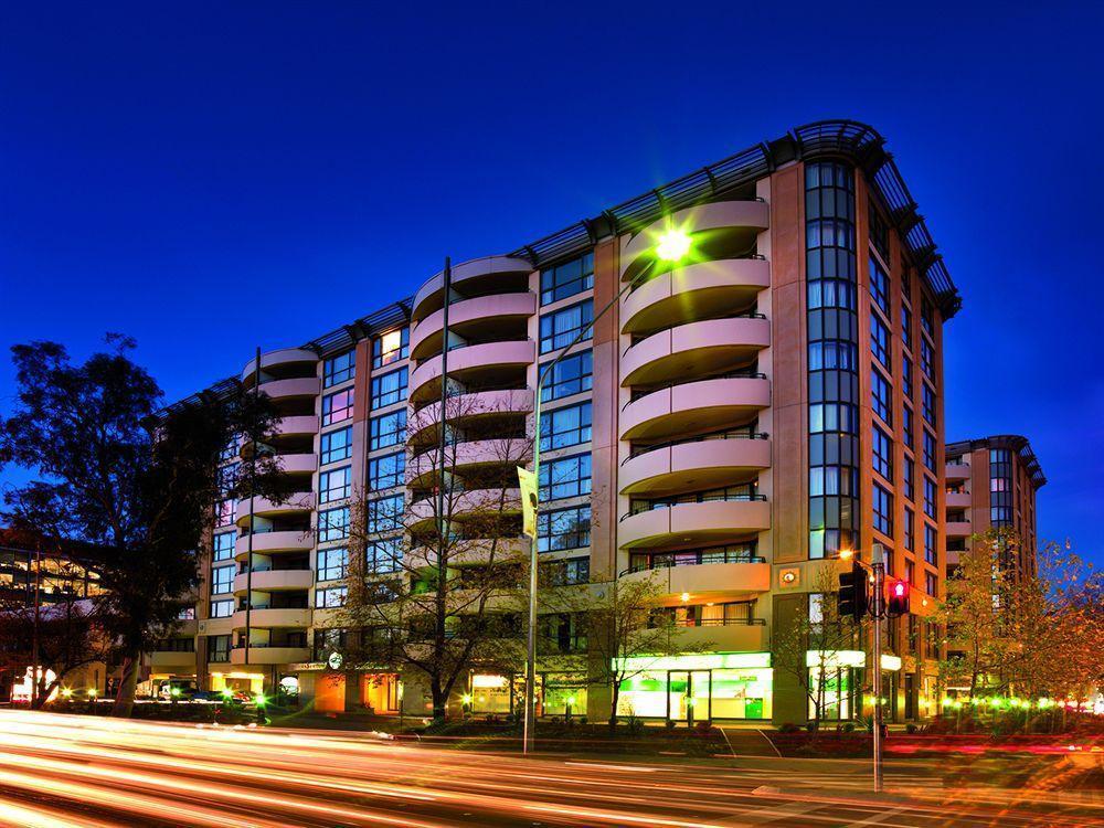 Aparthotel Adina Serviced Court Canberra