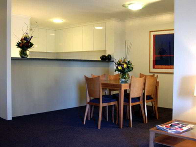 Adina Serviced Court 4*