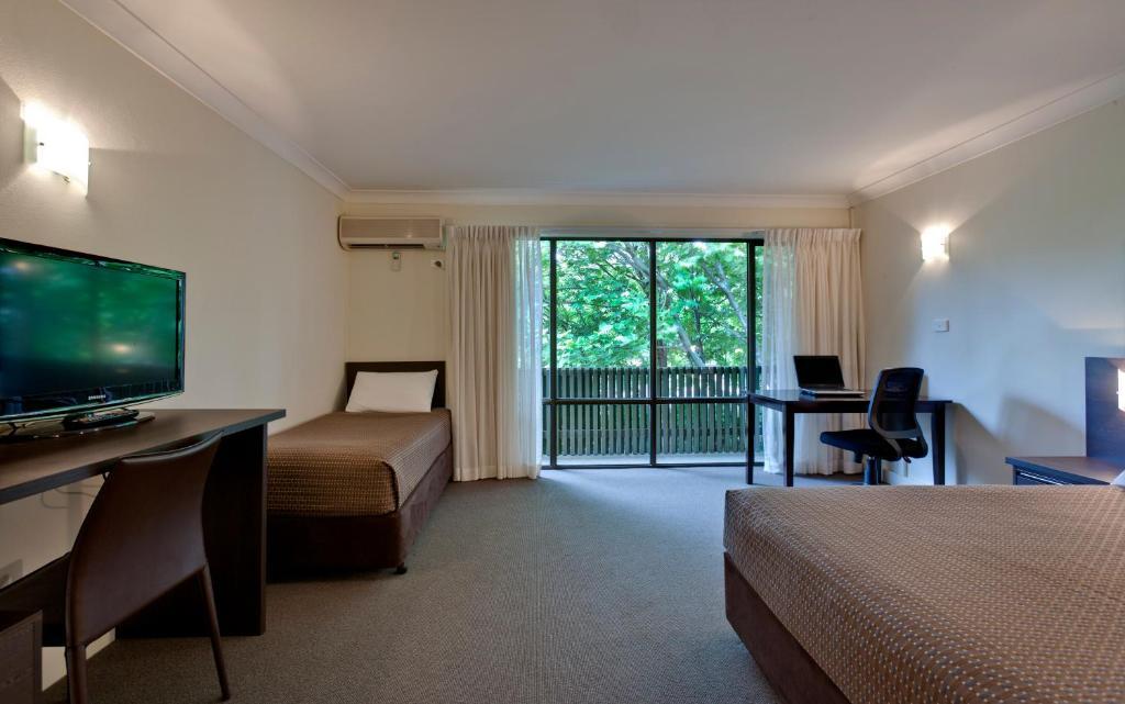 Tall Trees Ainslie Motel Hotel