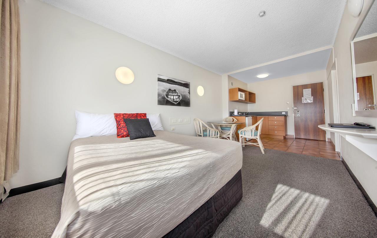 Belconnen Way & Serviced