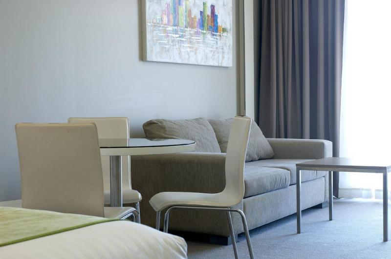 Abode Gungahlin Aparthotel 4*