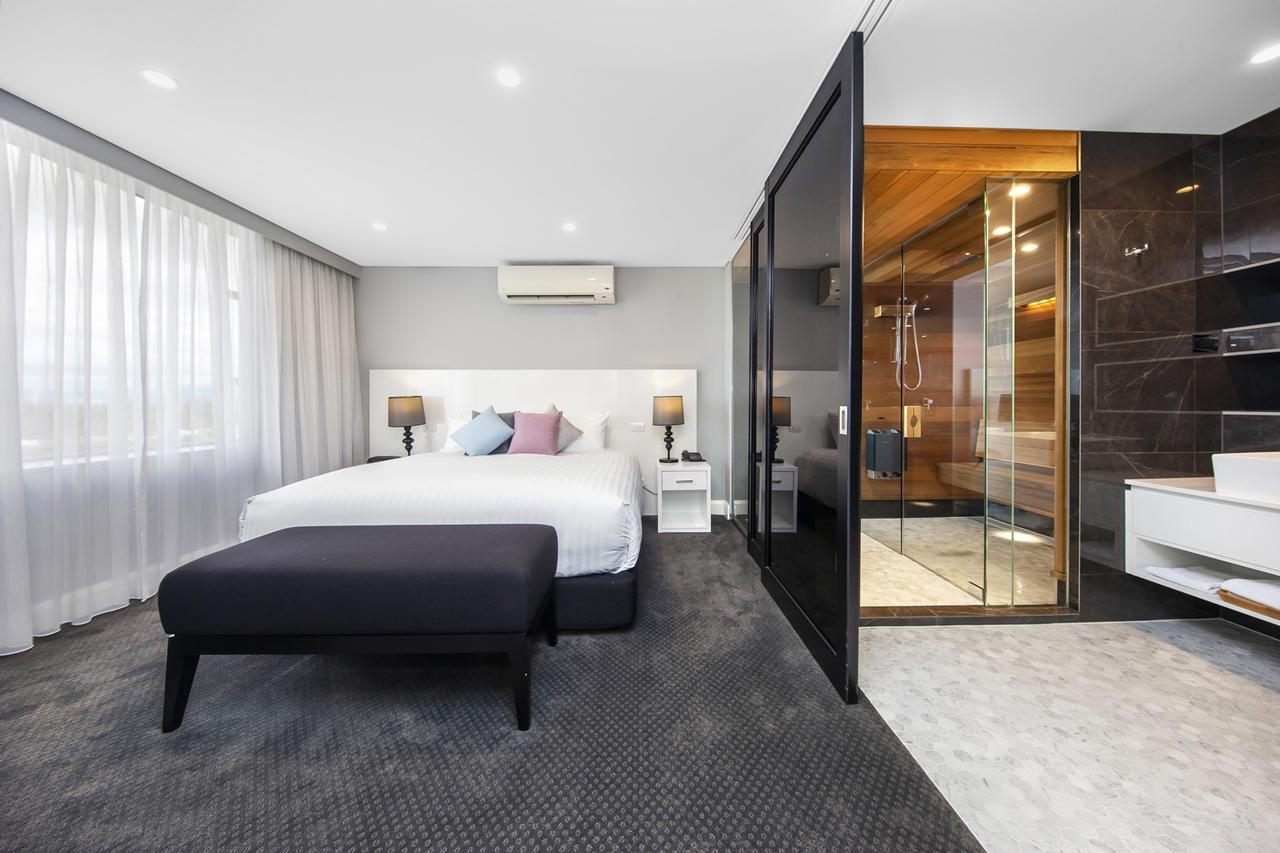 Rex 4* Canberra