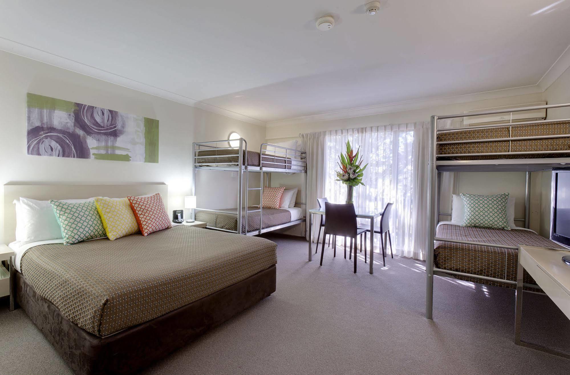 Hotel Tall Trees Ainslie Motel 4*