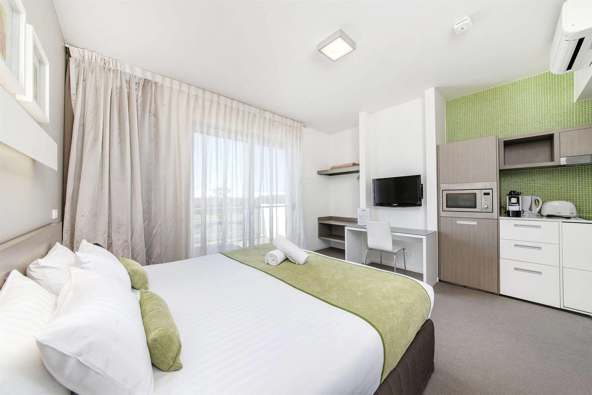 Abode Gungahlin 4*