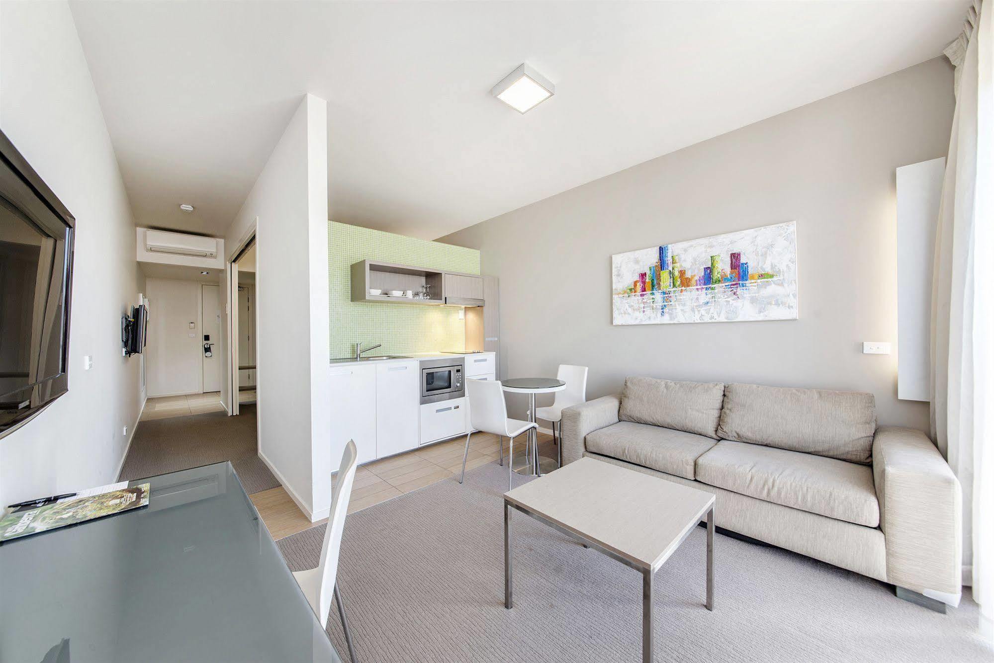 Abode Gungahlin 4*