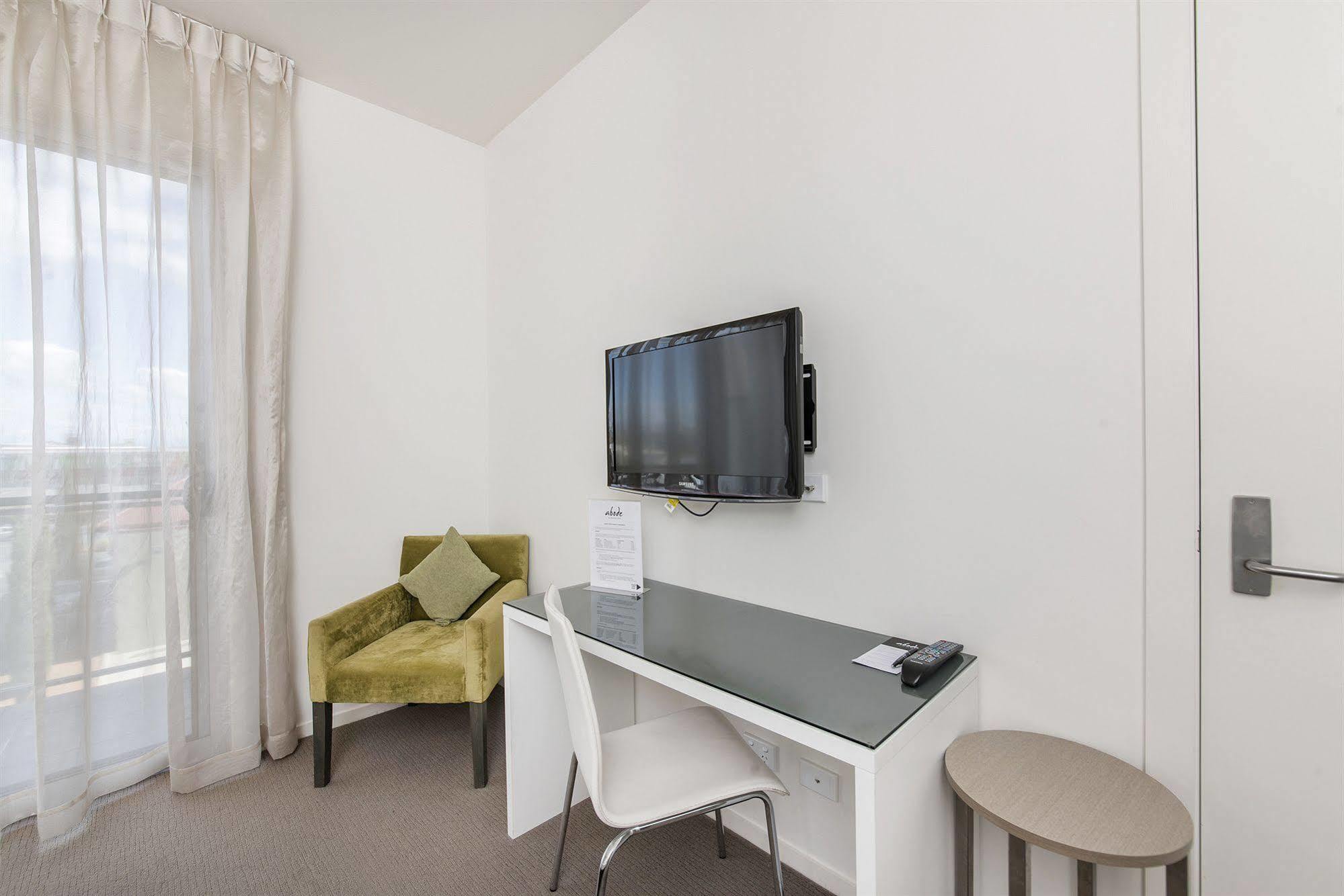 Abode Gungahlin Aparthotel 4*