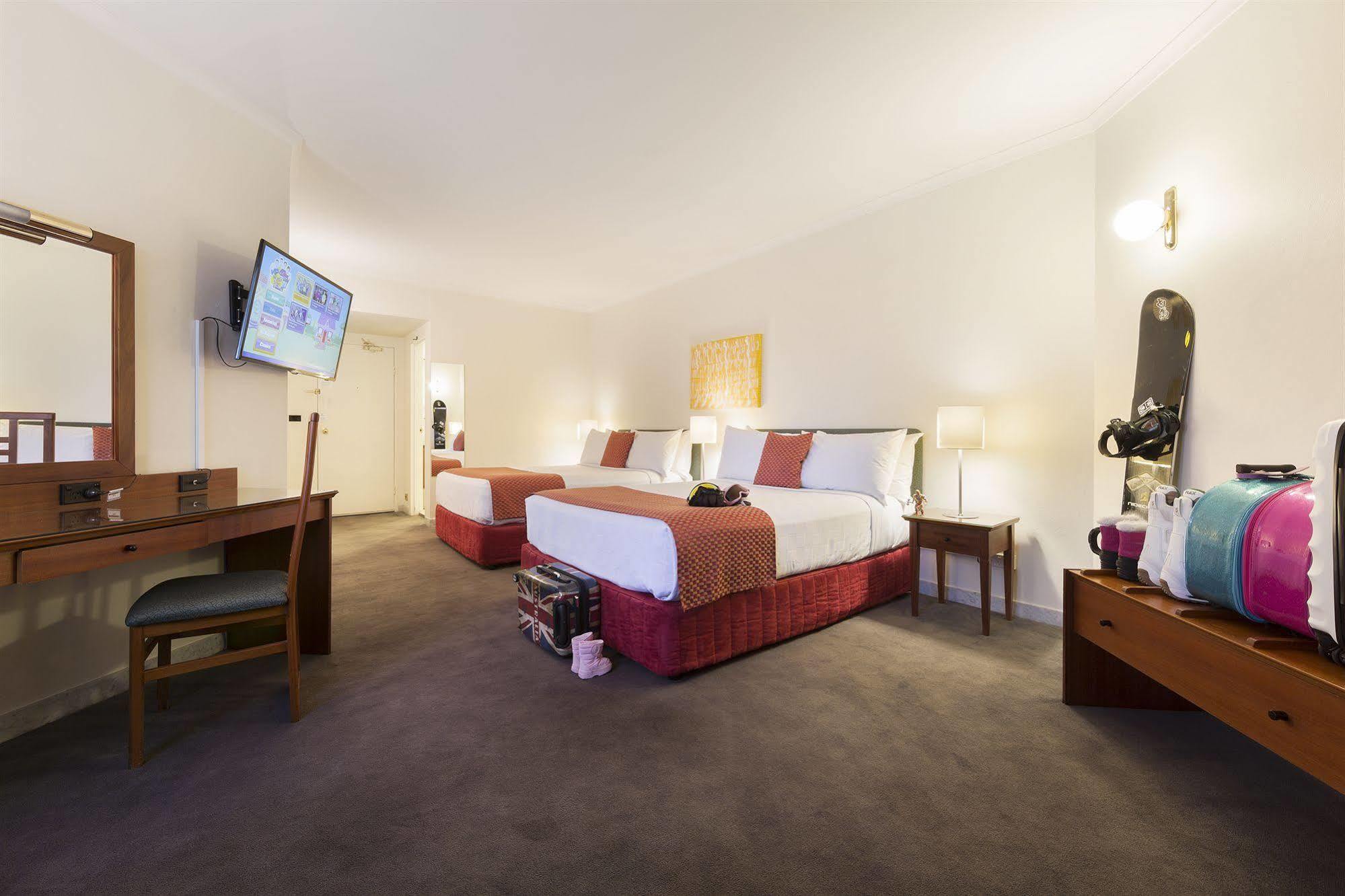 Ramada By Wyndham Diplomat 4* Canberra